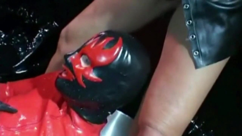 Lydia Privat: Colonie hardcore en latex, partie 1