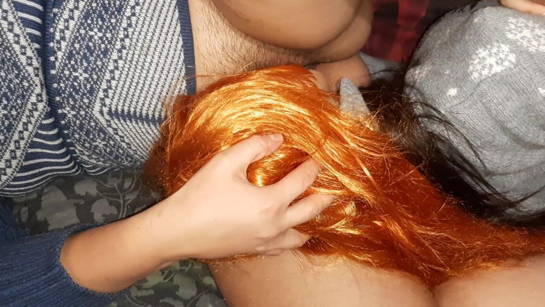Lesbian-candys: Une fille baise sa copine par la bouche - lesbian-candys