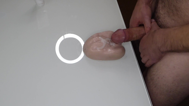 Cums so yummy: Grosse éjaculation après s’être tapé un sex toy
