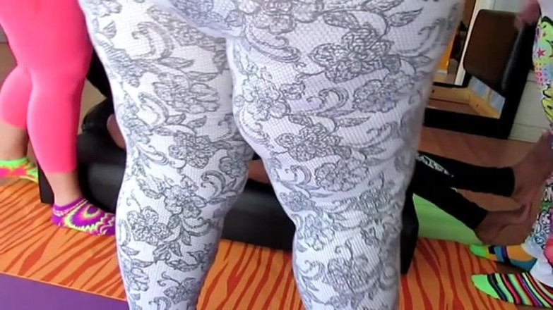 BodaciousX: BBW crushing Asian skinny girl - DVD