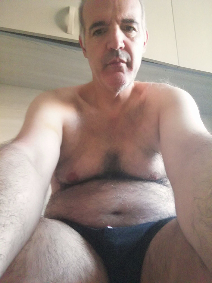 Setesesso7: Je me branle la bite avec la culotte de mon...