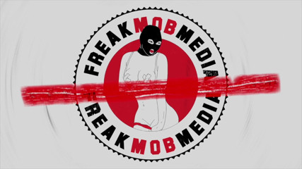 Freak Mob Media: Rharri Rhound aime les grosses bites noires