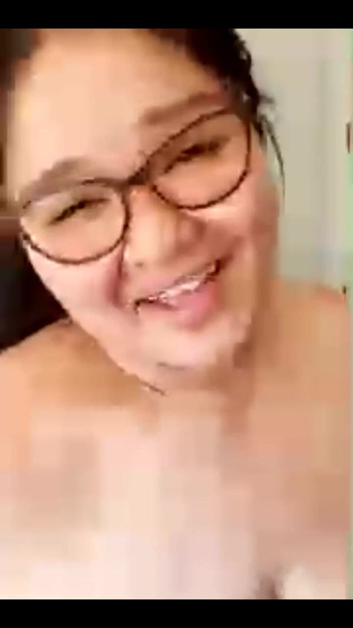 DeesDeepThroat: Siaran langsung saat bekerja