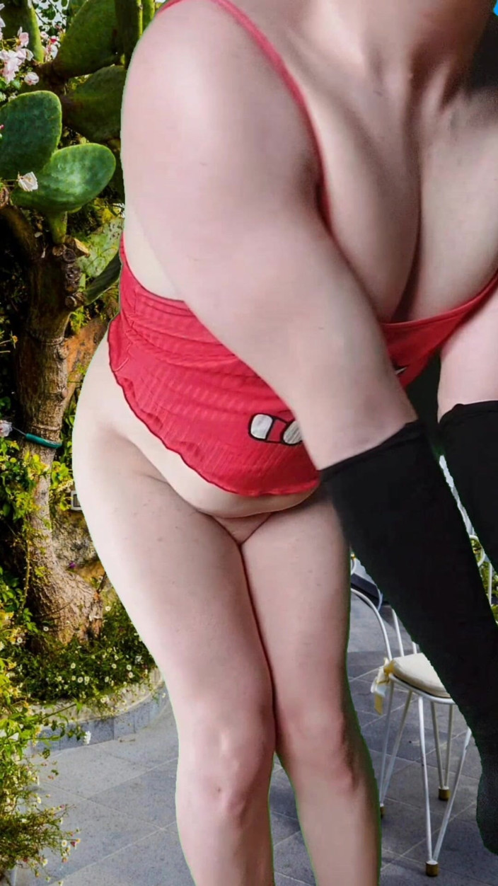 Kitty_Cross: 3 Model Lucah Cosplayer Wanita Shemale Berair Dengan Pantat Besar