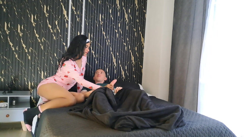Valera Toro: (valeria Toro) Se Le Sienta En La Polla De El...