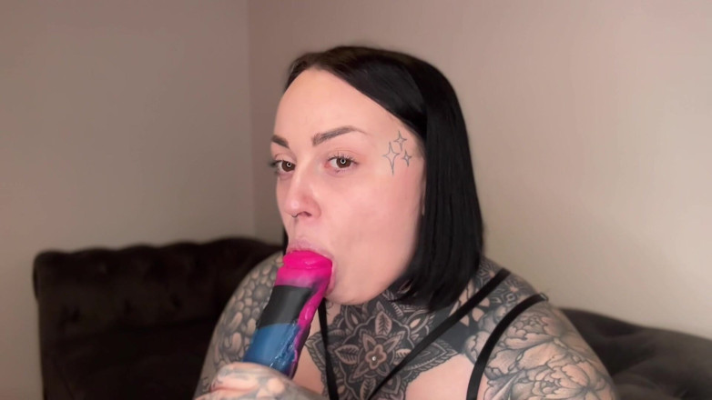 Miss Valentina: Schwanzlutschen mit mir