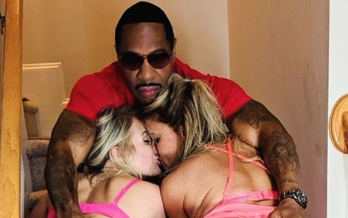 RealKingCobra: Berbagi king cobra 1: angel minx dan heidi haze saling sama...
