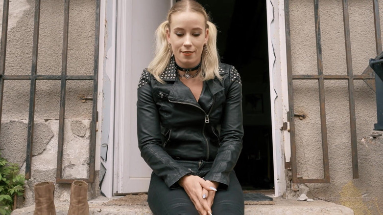 Cruel Anettes fetish world: Bakış açısı- ayaklarının kirlenmesini izle!