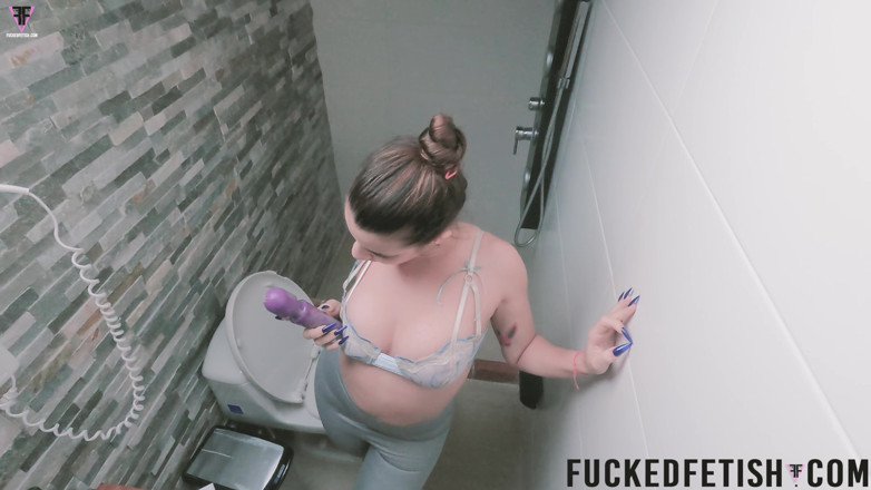 Fucked fetish: Bakış açısı baştan çıkarma çiş çaresiz ıslak pantolon yeni banyo