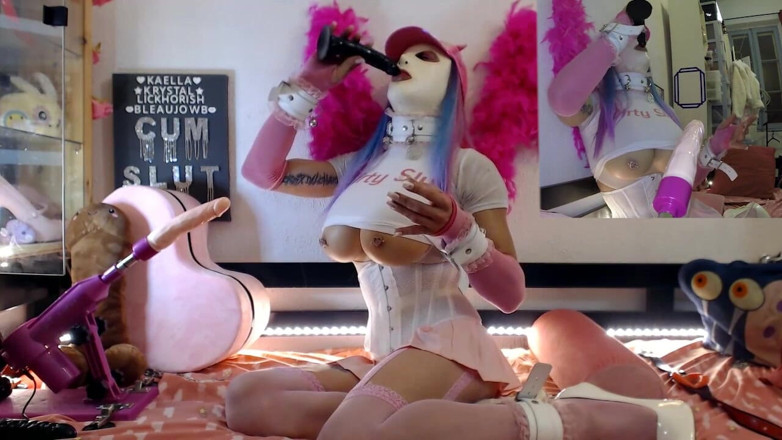 Kaella Krystal: Latihan nyepong kontol boneka