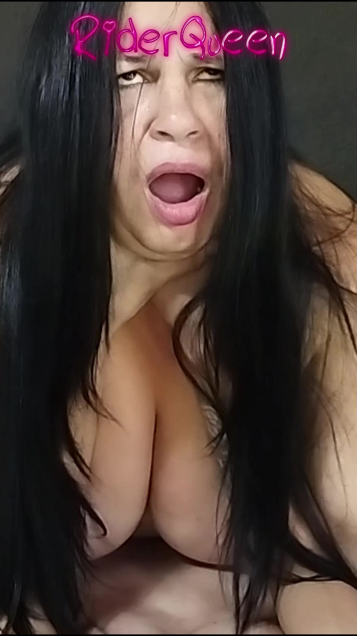 Only Riderqueen BBW Step Mom Latina Alone: Дружина повія трахається зі струнким пасинком