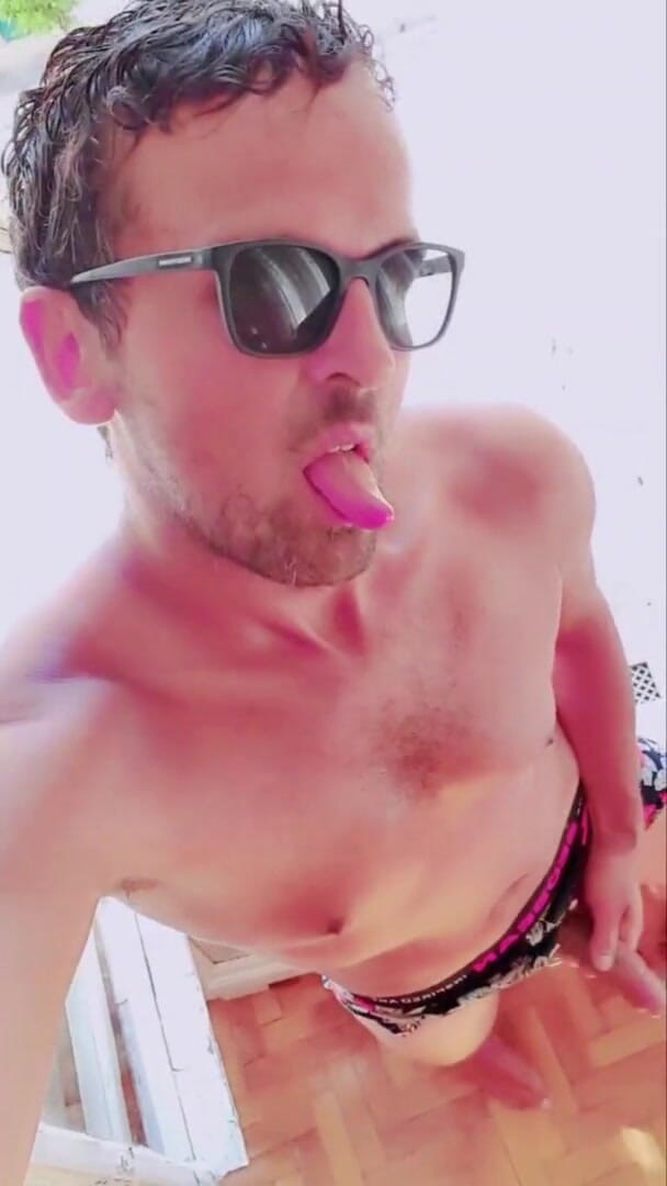 Slutboyben: Slutboyben cam4 Budapeşte'de erkek delisi teşhirci