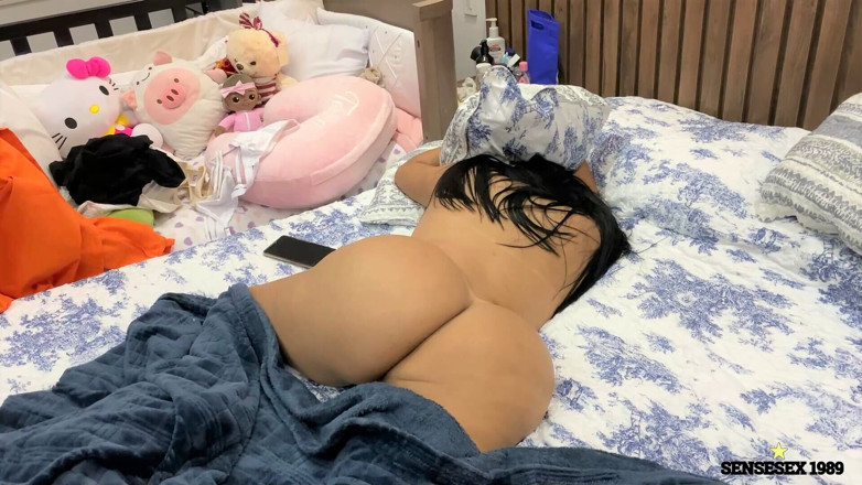SENSESEX: Sora vitregă și-a desfăcut picioarele în timp ce părinții ei erau plecați