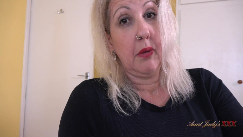 Aunt Judy's XXX: TanteJudysXXX - deine reife stiefmutter, frau maggie findet dein gestohlenes höschen (pov)