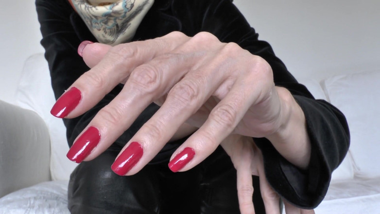 Lady Victoria Valente: Klassische Rote Fingernägel, Lady Victoria Valente