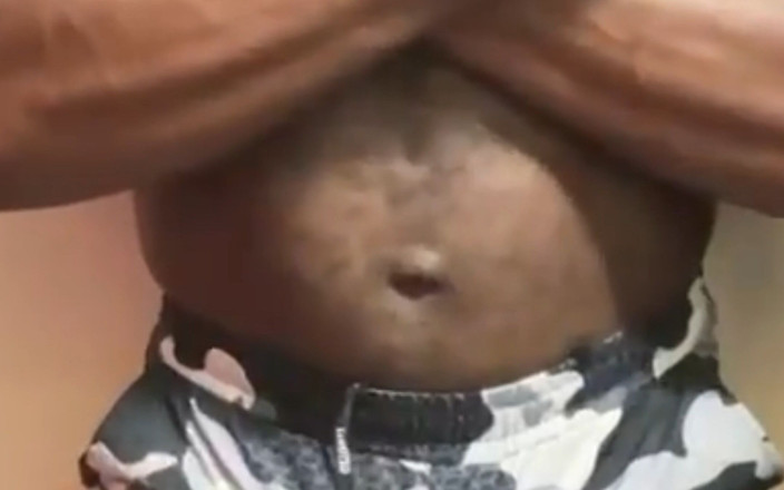 Black Muscle Stepdad: kaale manspeshiyon vaale pitaaji tivr nippalaple aur viry