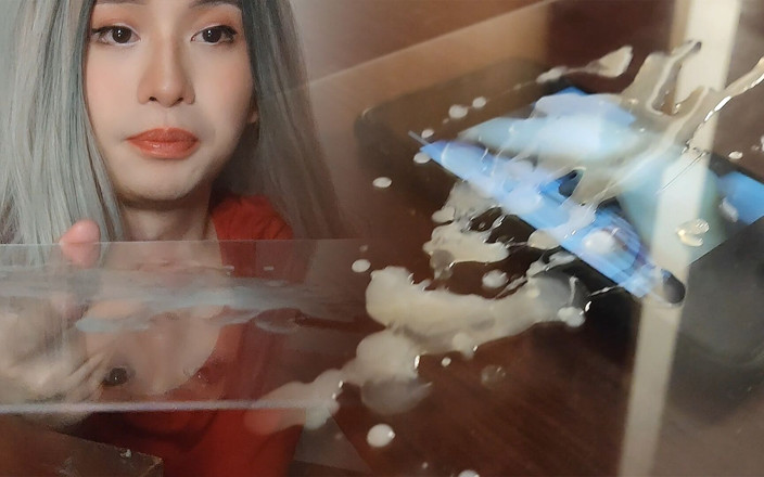 LolaCD: S006 - Gozando 2 cargas e comendo