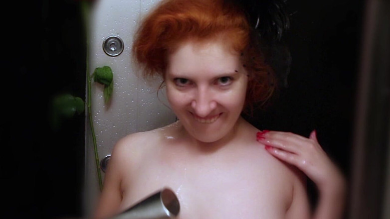NikkiLexx: Rose sous la douche