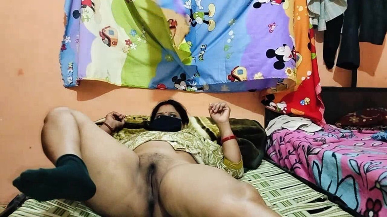 Poonam8868: मेरे पति मुझे चोद रहे हैं हिंदी ऑडियो