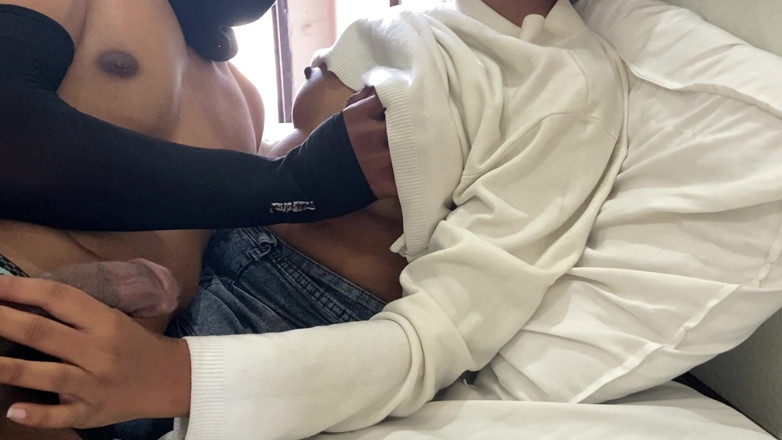 Ritu Bhabhi: Napalona laska miał wielki orgazm Zmysłowe lizanie idealnych cycków i...