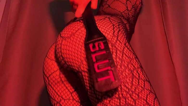 Dirty slut 666: Saya Suka Mengusik Awak Dengan Pakaian Erotik Saya Dan Tubuh...