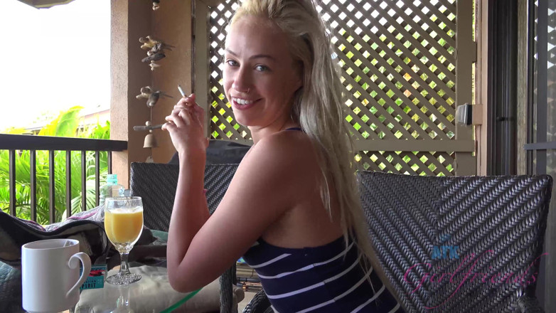 ATK Fans (Girlfriends): Vacanze virtuali in Hawaii con la giovane e così calda...
