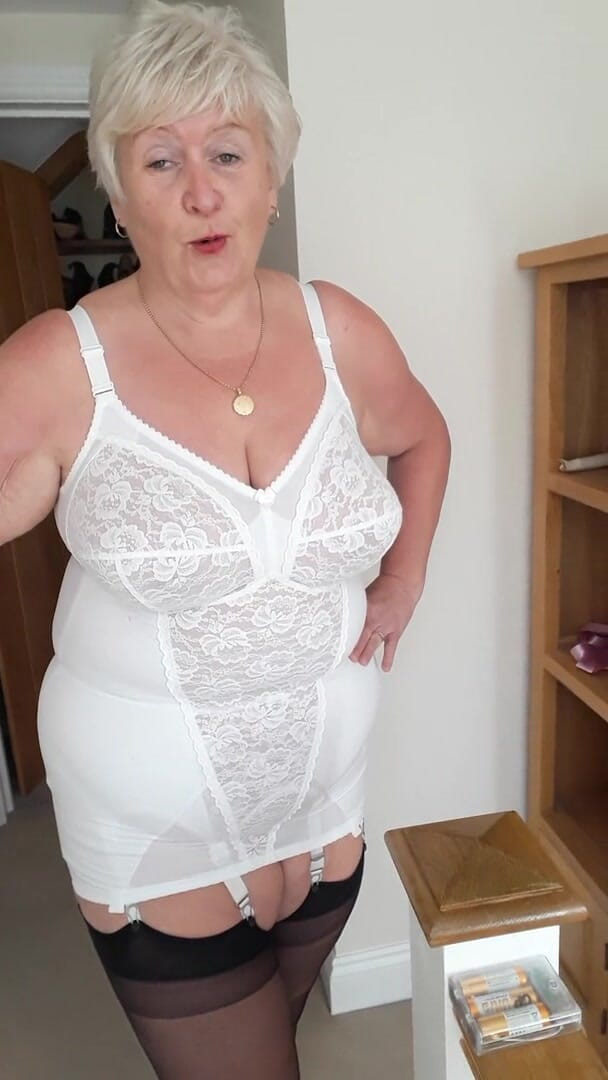 Uk Joolz: Corsalette, vintage