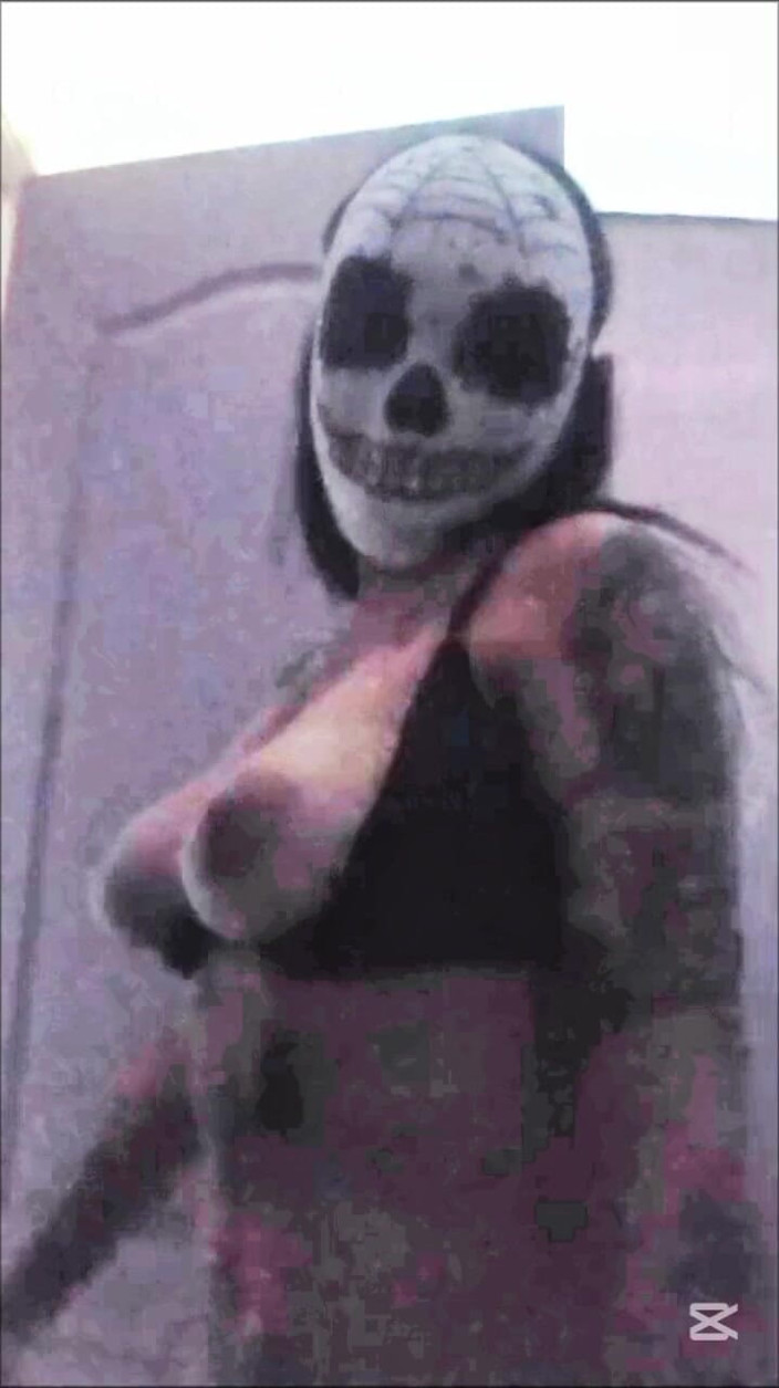 Sailorbigtits20: Chơi với bộ ngực khủng của tôi