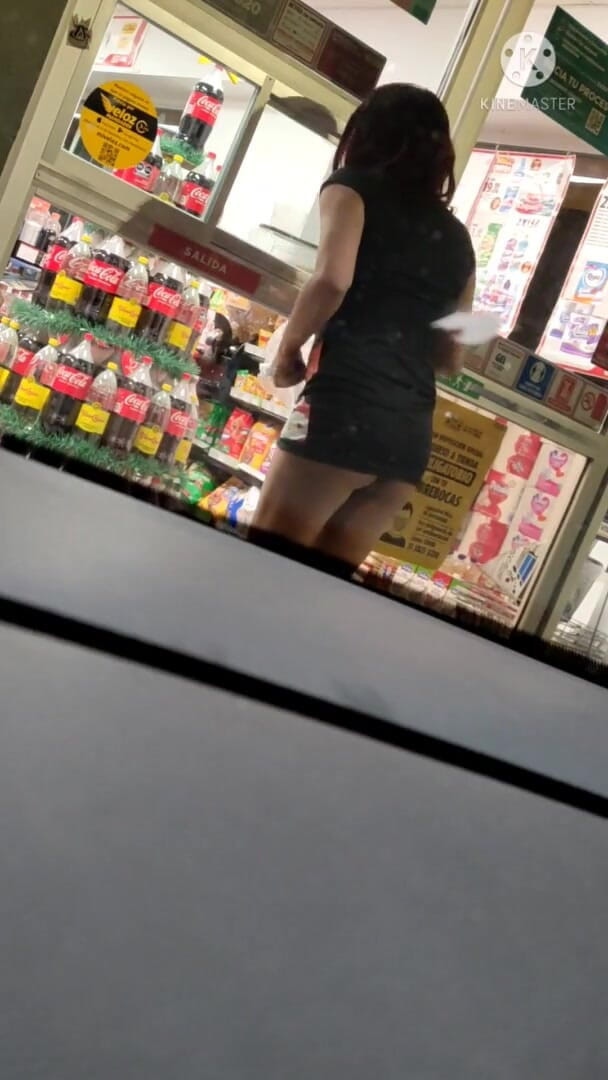 Traviezisha: Sudut pandangan pertama: Alpha Male minta saya membelinya minum air...