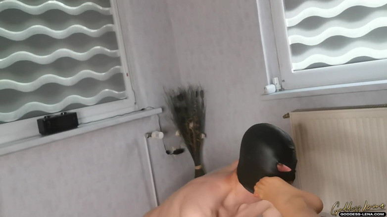 Goddess Lena: Nô lệ mặc ni lông đang bị lạm dụng