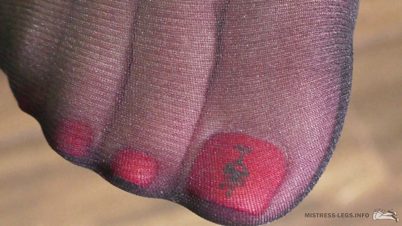 Mistress Legs: सिर्फ नायलॉन पैर की नाइलन पैर और तलवों का क्लोजअप
