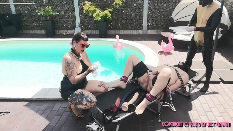 Domina Lady Vampira - SM Studio Femdom Empire: 더블 딥스로트 1/2