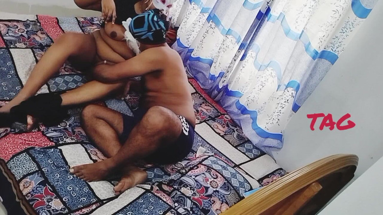 Teensex: Bangladesh sexy novia con grandes tetas seduce a su novio...
