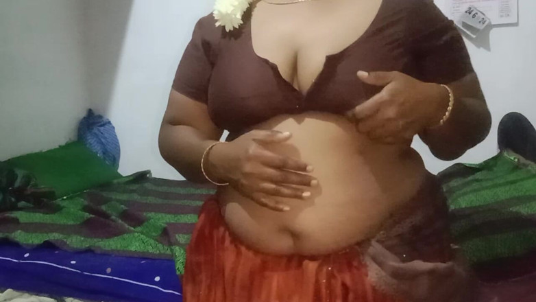 Santhi89: Makcik muda Tamil berkongkek bekas teman lelaki dengan buah dada...
