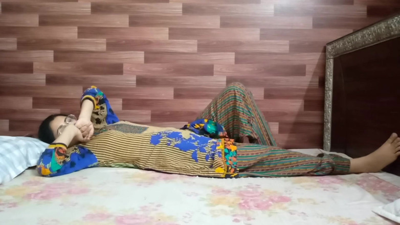 Dasi couple: Індійська красива дружина