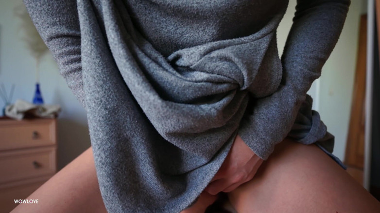 wowlove: Une belle-mère en forme surprend son beau-fils avec une érection en...