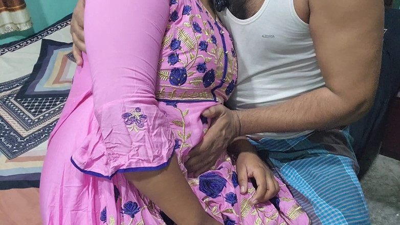 Banglavabi02: मैंने कॉलेज टीचर को चोदा और उसे खुश किया।