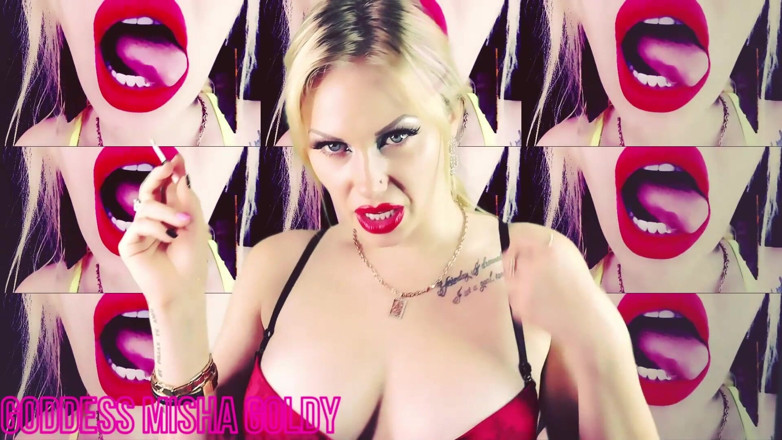 Goddess Misha Goldy: Envoûtant reprogrammation bi ! Suce-le pour ta déesse qui fume et...