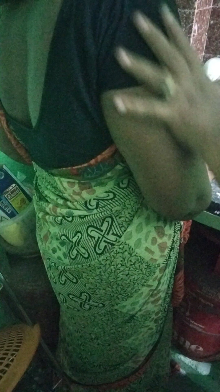 Tamil lesbian: Saree bär ny moster pratar
