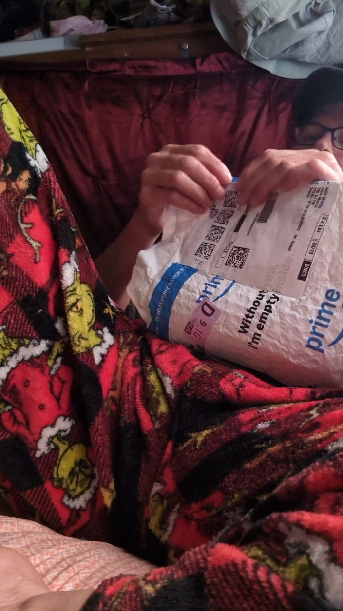 Jamponie Sexy Hot Milf: Dua Hadiah untuk Unbox