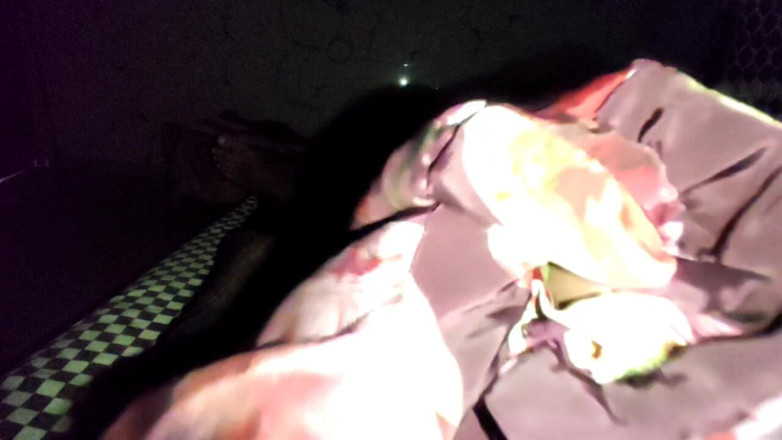 Satin And Silky: Satin silk handjob porn - punheta com marrom impressão cetim terno...