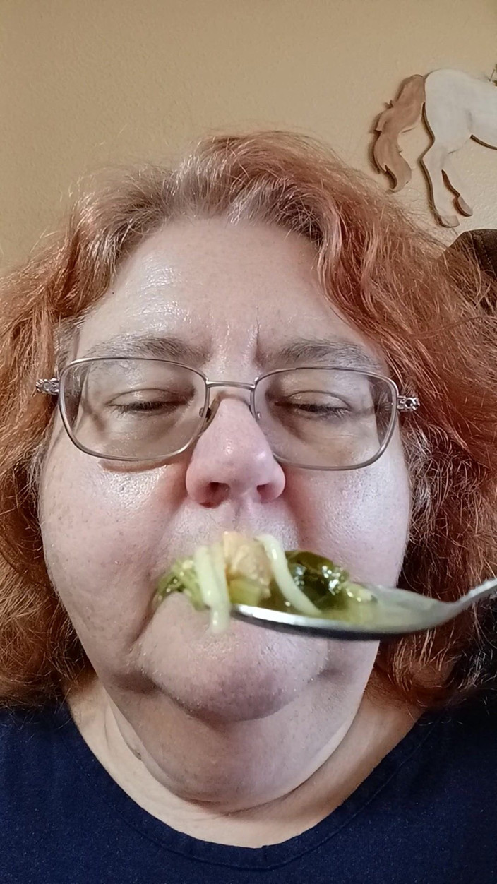 BBW nurse Vicki adventures with friends: Profitez de manger un bol de soupe maison avec moi !