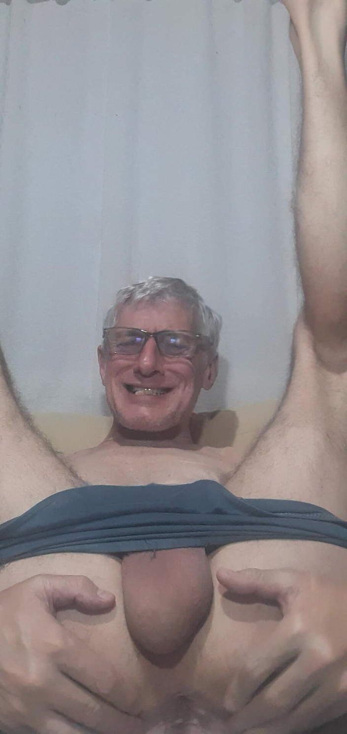 Big uncut hard cock: Yakışıklı erkekler güzel seksi göt deliği eylemi ıslak sıkı bakire pembe...