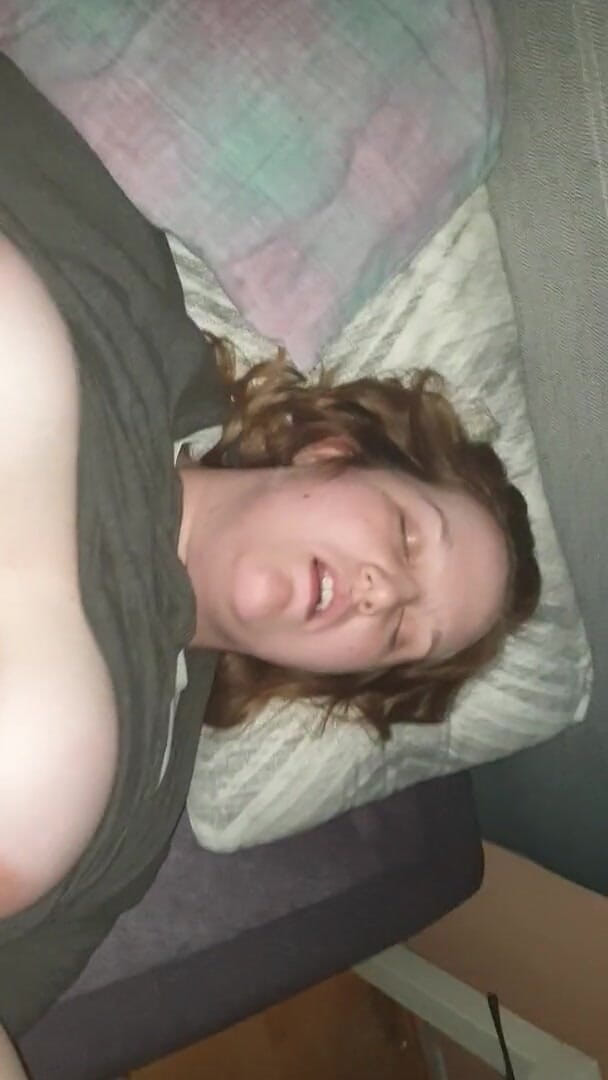 BBW Beth: Grandota Beth con consolador para el orgasmo