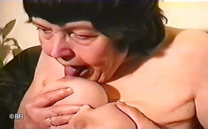 Nasty matures and dirty grannies club: Stare, ale złote z babcią