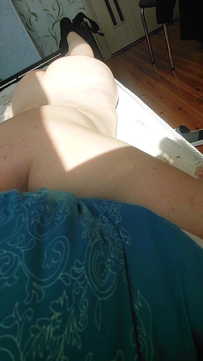 Kitty_Cross: Hezká blondýna Přírodní tělo roztomilé Sissy White Femboy Ženské tělo