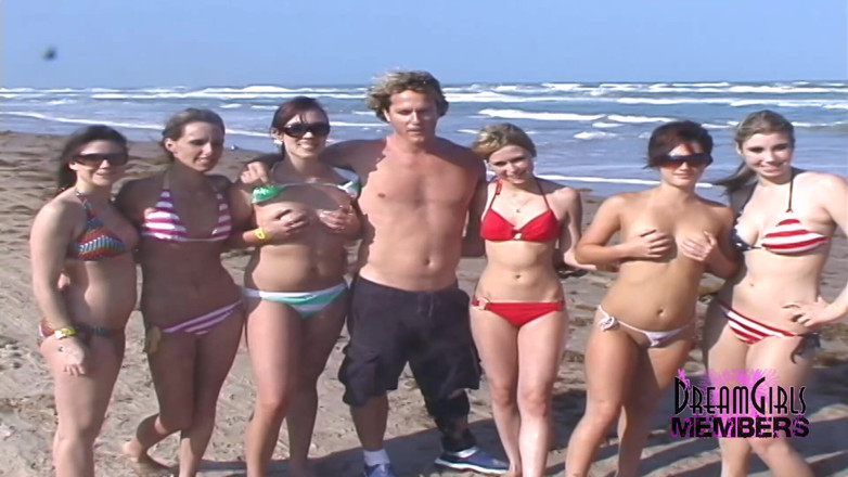Dream Girls: 누드 봄 방학 파드레를 벗는 여대생