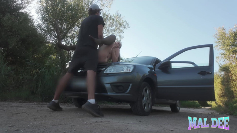 Malaya_Darcie: Ofițerul de poliție a luat-o razna peste brânza ilicită a...