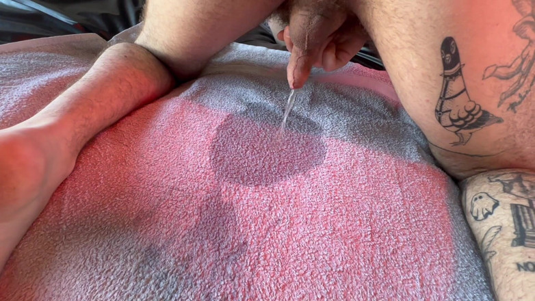 davidedpxxx: Plaisir en sueur avec une batte de baseball : adoration musclette...