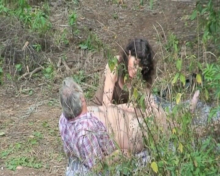 Mature Climax - 100% Mature Videos: Молода леді приєднується до старої пари для сексу